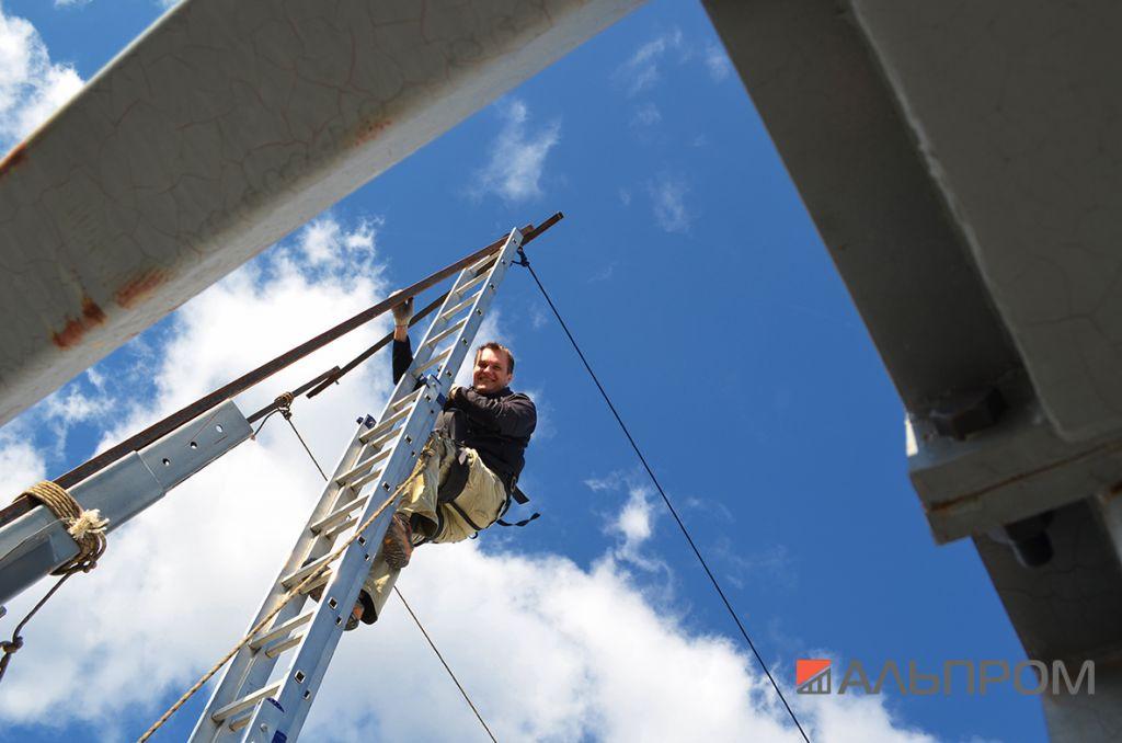Работаем на лестнице трехсекционке